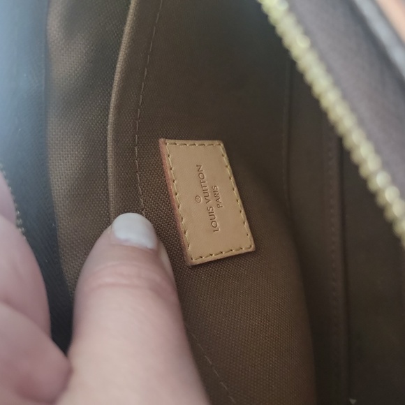 Louis Vuitton Pochette Pouch - Picture 11 of 15